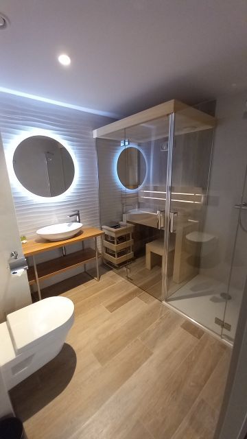 Kabino-sauna w nowoczesnej łazience